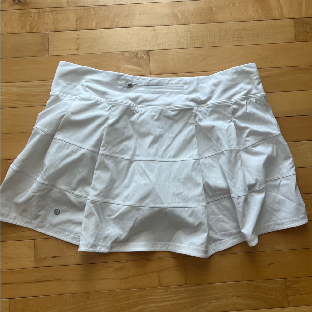 White lululemon pace rival skirt size 12